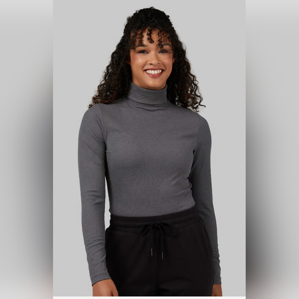 32 Degrees ribbed turtleneck